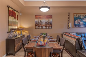 Dining - Golf & Mt VIEWS, Golfers/Hikers Paradise, Comm Htd Salt POOL & Spa, All King Beds (Gold Canyon)
