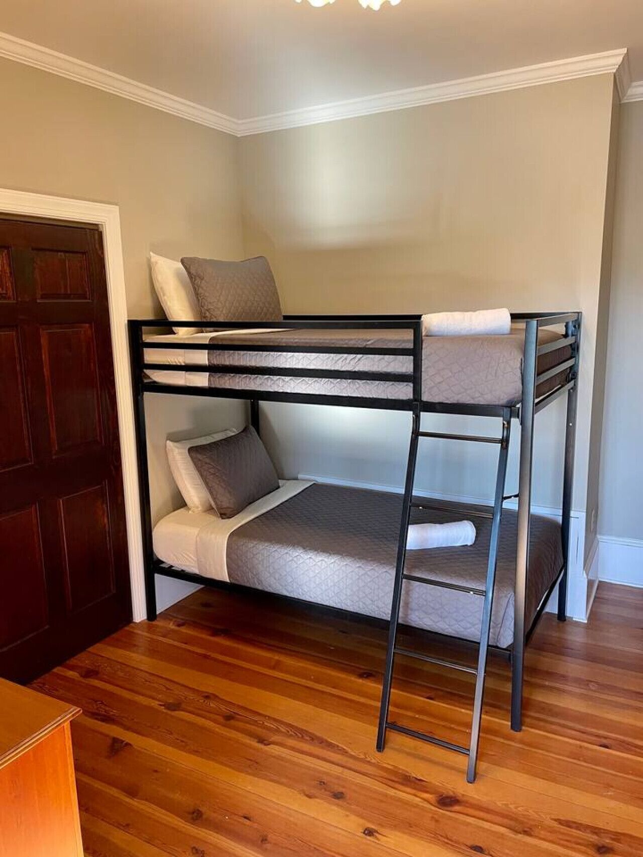 6 chambres, bureau, fer et planche à repasser, Wi-Fi