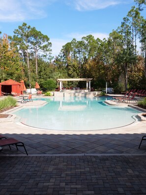 Outdoor pool - Beautiful Villa in Champions Gate (Davenport)