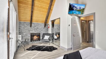 3 bedrooms, memory-foam beds, iron/ironing board, free WiFi