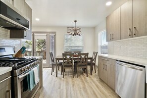 Fridge, microwave, oven, stovetop - NEW! Modern Cabin by the Lake - Jacuzzi, FireTable, Games, Surround Sound, MORE! (Big Bear Lake)