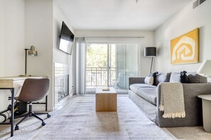 Fernseher, Stereoanlage