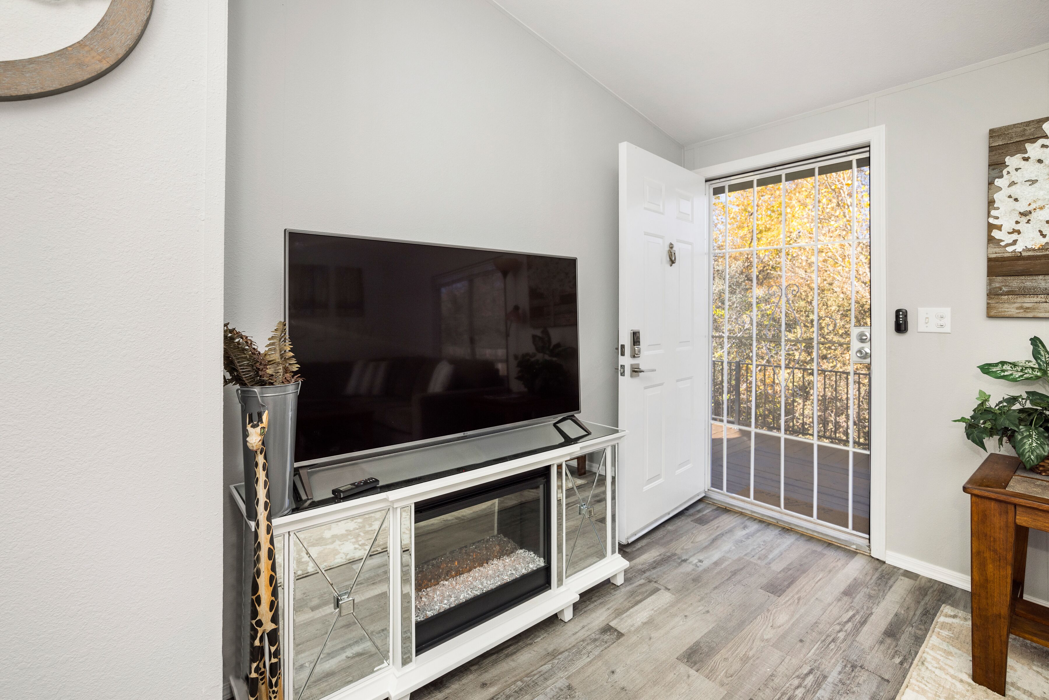 Pet-friendly. Fully Fenced Yard - Prescott, AZ