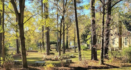 Lakefront Macon Home w/ Pool, Dock & Fishing!