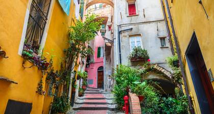 La Lincolnia - with Garden and Seaview, Sanremo, Italy