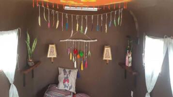 Habitación estándar, 1 cama matrimonial, balcón, vista al patio | Wifi gratis y ropa de cama