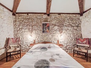 2 Schlafzimmer, Bügeleisen/Bügelbrett
