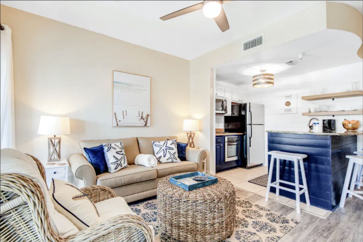 Near 30A, 2nd Floor condo with Lake View, Private Beach with Chair Service