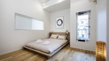 2 bedrooms, iron/ironing board, WiFi