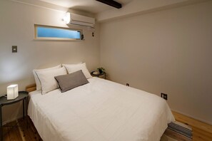 Unclassified image, 5 of 17, button - Japan Sessions | KANZAKI 02 (Osaka)