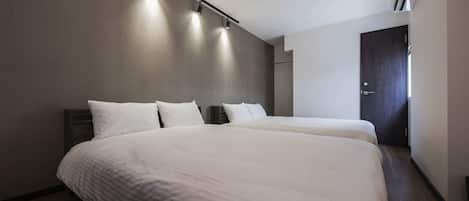 2 bedrooms, iron/ironing board, internet