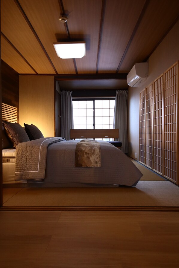 2 bedrooms, iron/ironing board, WiFi