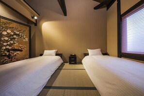 Unclassified image, 4 of 24, button