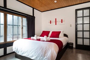 2 makuuhuonetta, silitysrauta/-lauta, internet