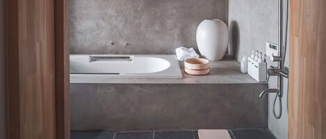 Combined shower/bathtub, hair dryer
