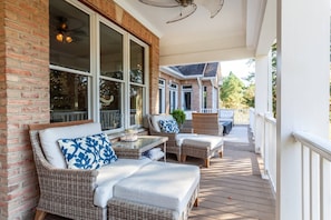 Terrace/patio - Private Waterview Estate with 4 Suites, Hot Tub, Gourmet Kitchen and Game Room (Shady Side)