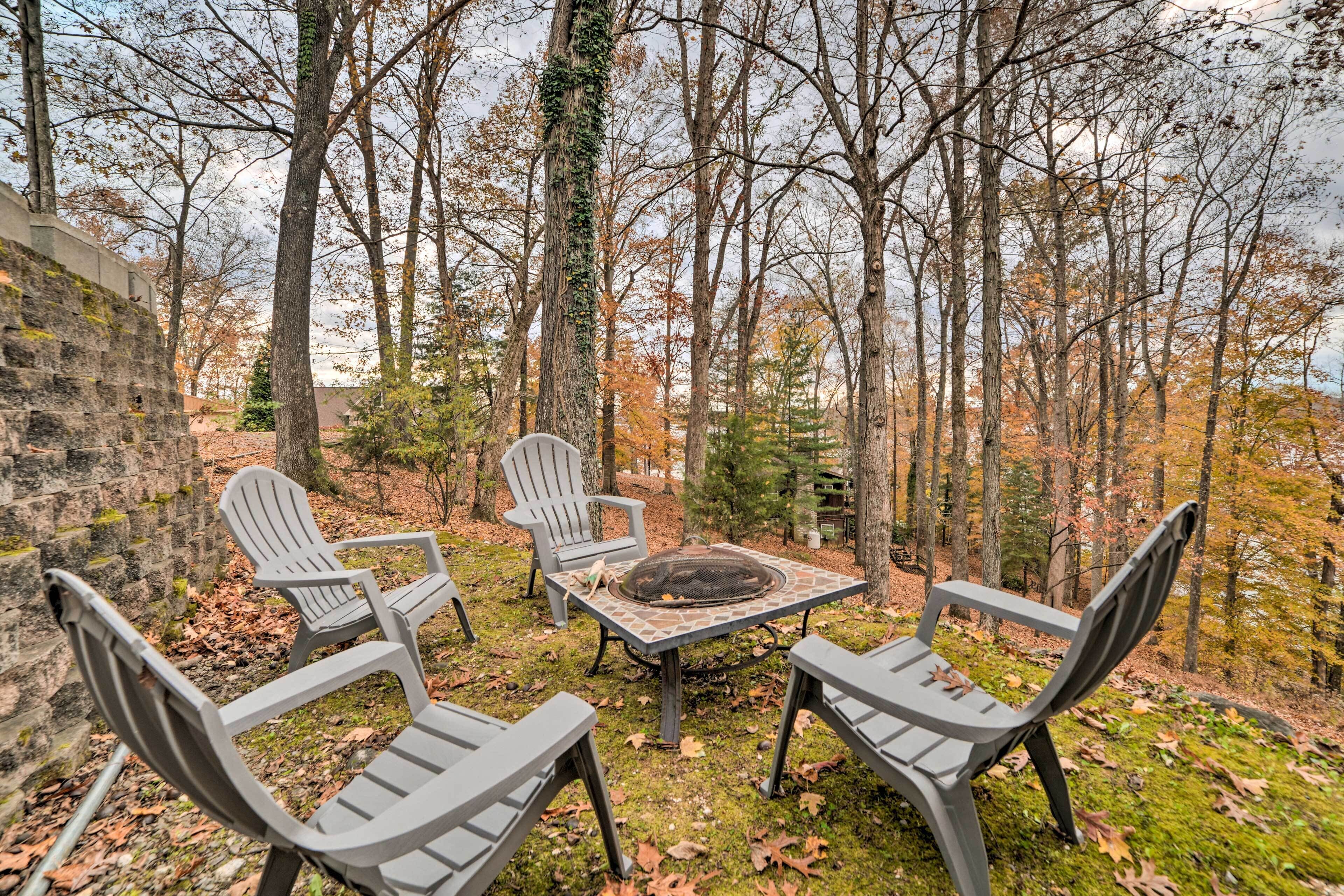Lake Barkley Home with Fire Pit & Private Dock!