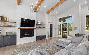 Smart TV, fireplace, DVD player, table tennis
