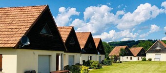 Nice house on holiday park with swimming pool