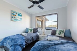 3 عدّة غرف نوم ومكواة/لوح كي وواي فاي مجانًا وملاءات أسرّة