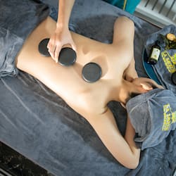 Behandlungsräume für Paare, Körperbehandlungen, Warmsteinmassagen