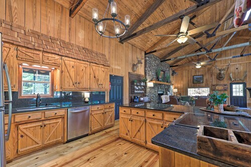 Waterfront Deck: Home on Ouachita River!