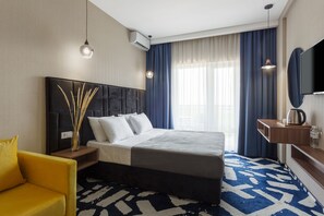 Family Room | In-room safe, free WiFi, bed sheets - SUNPARCO Hotel Ultra all inclusive (Anapa)