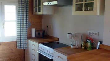 KĂŒhlschrank, Ofen, Hochstuhl