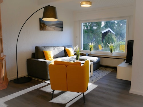 House II with direct access to the lake