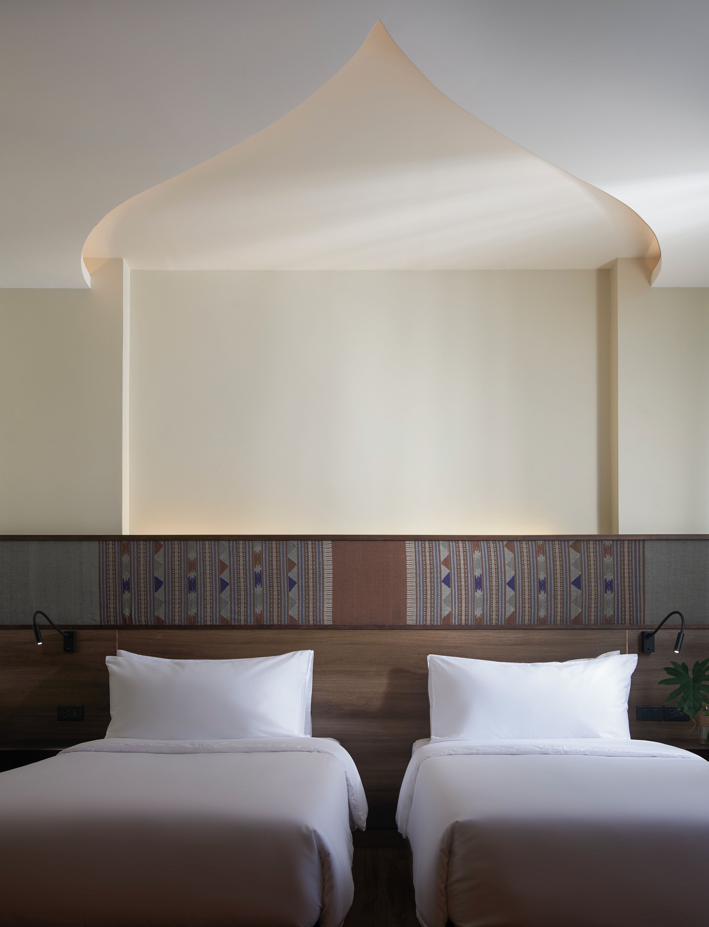 classic room | desk, free wifi, bed sheets