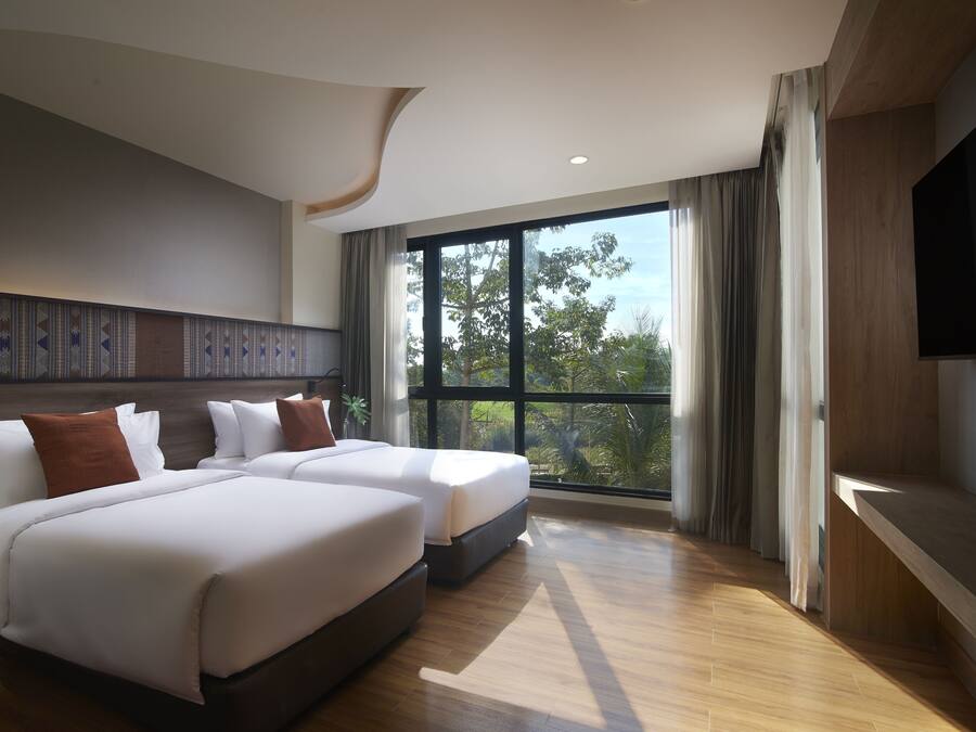 Suite, 1 Bedroom | Desk, free WiFi, bed sheets