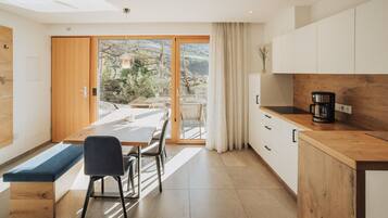 Kühlschrank, Herdplatte, Geschirrspüler