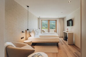 2 bedrooms, free WiFi, bed sheets - Holiday Apartment "Oberegghof Laugen" with Mountain View and Wi-Fi (Riffian)