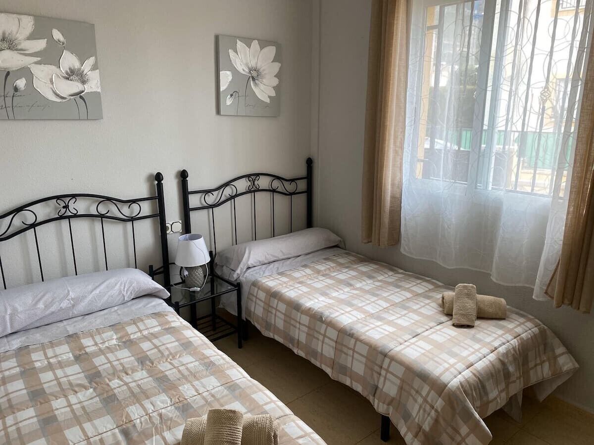 2 bedrooms, iron/ironing board, free WiFi, bed sheets