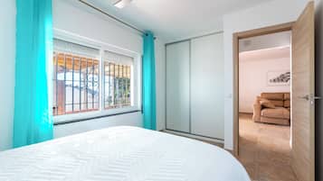 3 Schlafzimmer, BĂŒgeleisen/BĂŒgelbrett, kostenloses WLAN, BettwĂ€sche