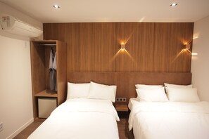 Business Twin Room | Premium bedding, desk, free WiFi, bed sheets - Hotel Seven Step (Siheung)
