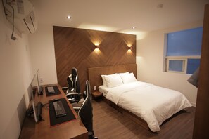 Signature kamer (Couple PC) | Luxe beddengoed, een bureau, gratis wifi, beddengoed