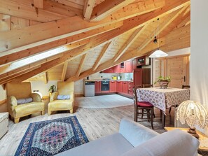 Interior - Belvilla by OYO Charming Apartment in Brez with TV (Brez)