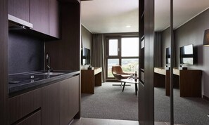 Junior Suite | Individually decorated, individually furnished, free WiFi, bed sheets