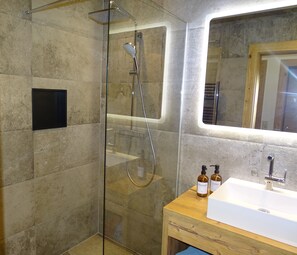 Shower, towels - Stables - Alpenfrieden (Nauders)