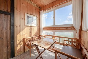 Phòng cơ bản, 5 phòng ngủ (Unyeong Room 1) | Ngoại thất