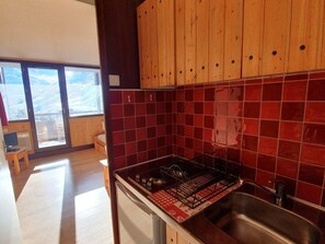 Fridge, microwave, coffee/tea maker, toaster