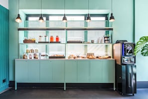 Tägliches Frühstücksbuffet gegen Gebühr