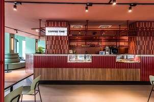 Bar (in der Unterkunft)