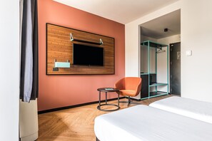 Habitación estándar con 2 camas individuales | Caja fuerte, wifi gratis, ropa de cama