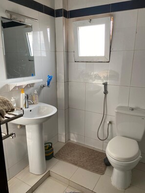 Shower - Splendid apartment located in Ngor Virage (Dakar)