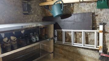 Réfrigérateur, micro-ondes, plaque de cuisson, lave-vaisselle