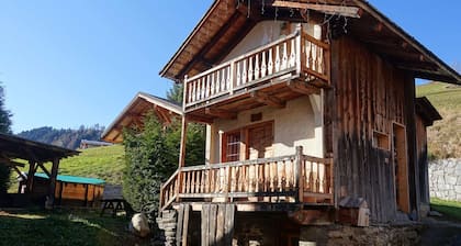 Charming Savoyard Mazot in Hauteluce Village – Ideal for Couples, Near Shops and Ski Lift