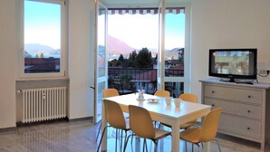 Unclassified image, 3 of 23, button - Astrid House (Stresa)