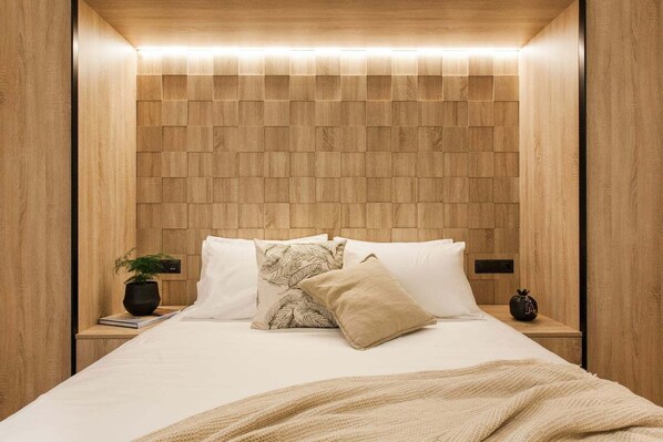 5 bedrooms, iron/ironing board, free WiFi, bed sheets